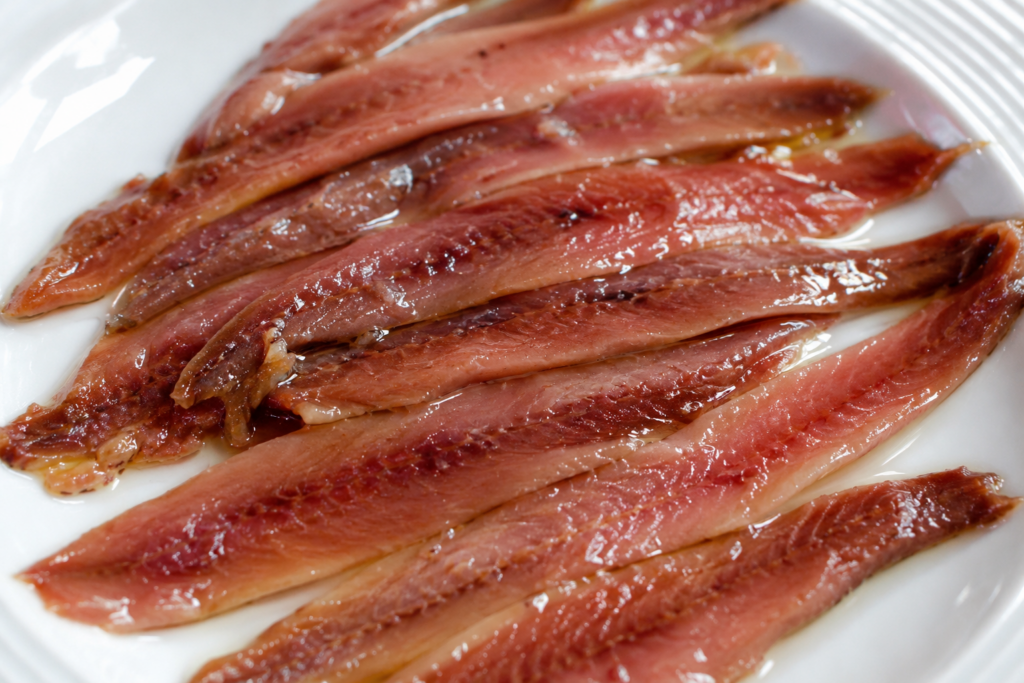 Platos para compartir: anchoas de santoña en los restaurantes más famosos de Madrid